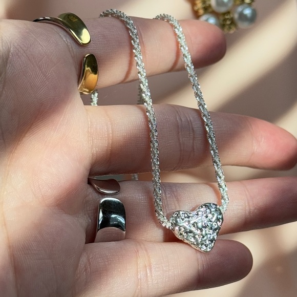 🤍 Elegant S925 Silver Heart Pendant Necklace 🤍 - Picture 3 of 10